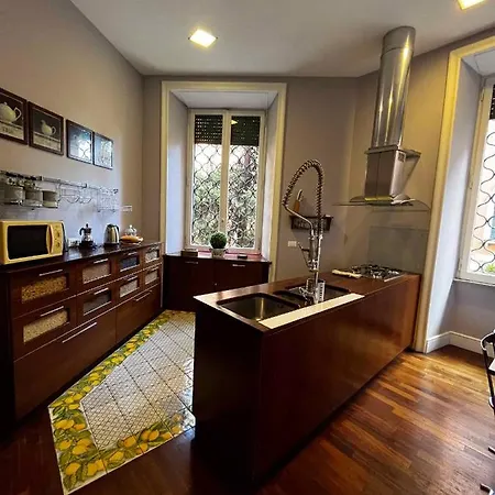 In - Latium 43435 Roma